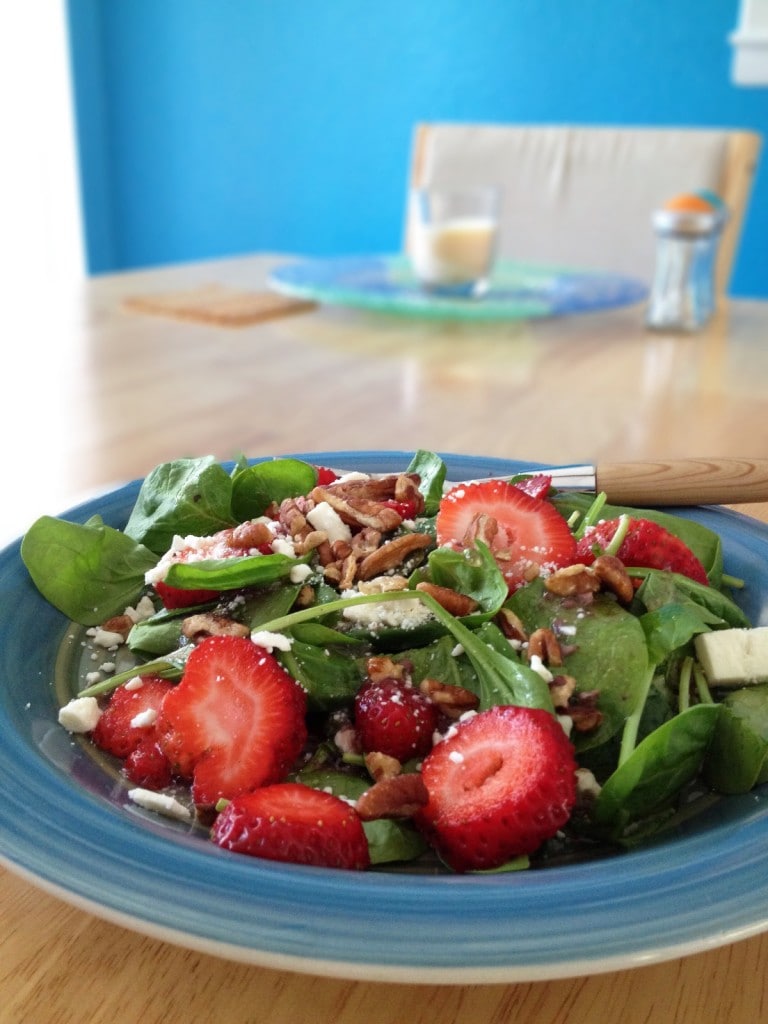 Spinach Salad with Strawberries and Pecans