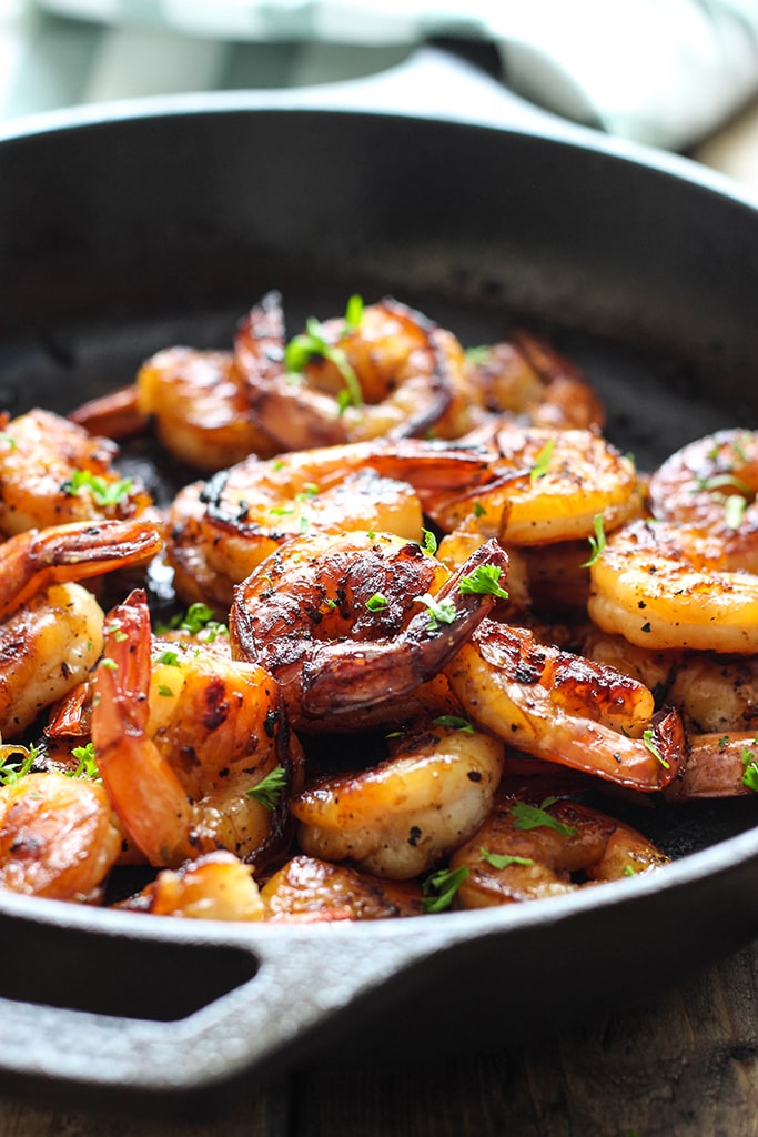 This smoky and sweet honey garlic shrimp skillet is super easy with only five ingredients and cooked in less than 15 minutes!