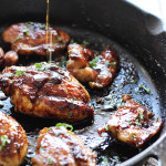 Five ingredients and 20 minutes is all it takes to enjoy this honey garlic chicken skillet. With the much loved sauce that won over kitchens everywhere.